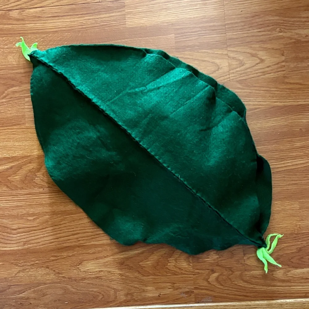 Green Pea Pod Baby Costume - Picture 6 of 6